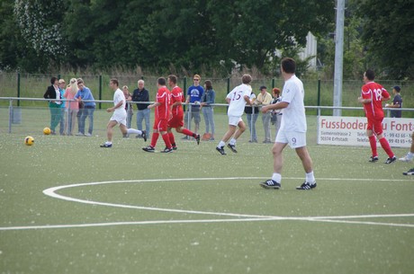 benefiz-fussballspiel
