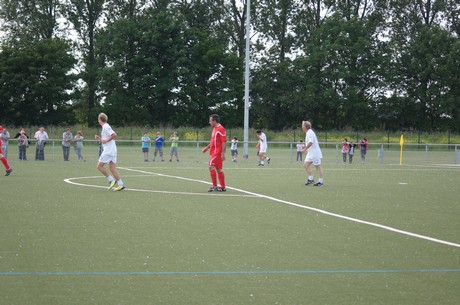 benefiz-fussballspiel