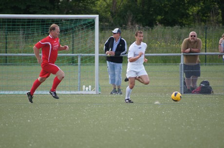 benefiz-fussballspiel