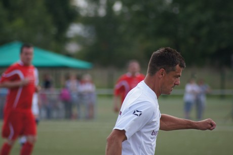 benefiz-fussballspiel