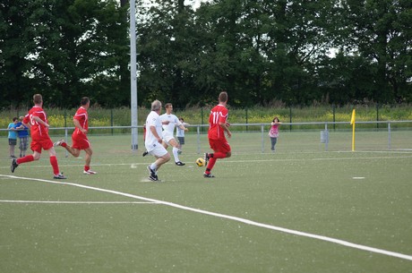 benefiz-fussballspiel