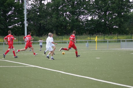 benefiz-fussballspiel