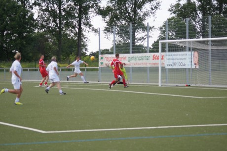 benefiz-fussballspiel