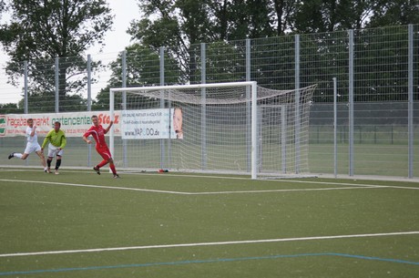 benefiz-fussballspiel