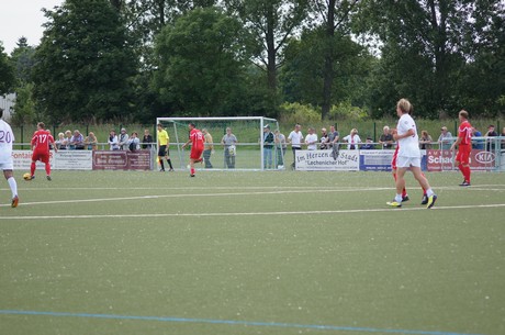 benefiz-fussballspiel