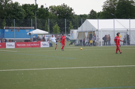 benefiz-fussballspiel