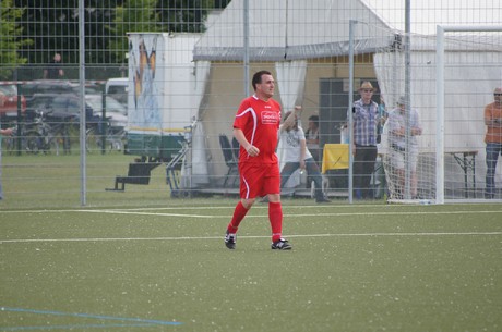 benefiz-fussballspiel