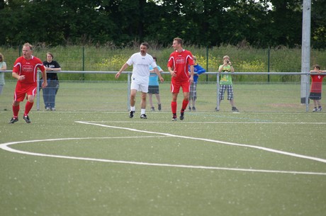 benefiz-fussballspiel