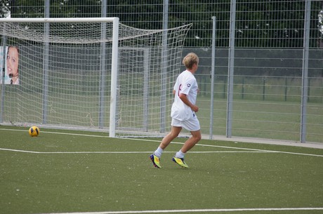 benefiz-fussballspiel