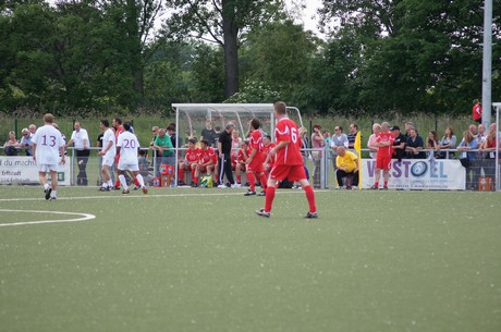 benefiz-fussballspiel