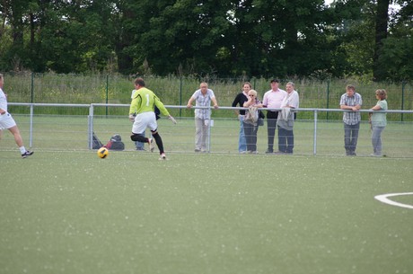 benefiz-fussballspiel