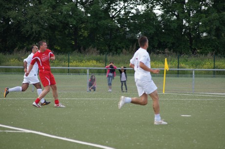 benefiz-fussballspiel