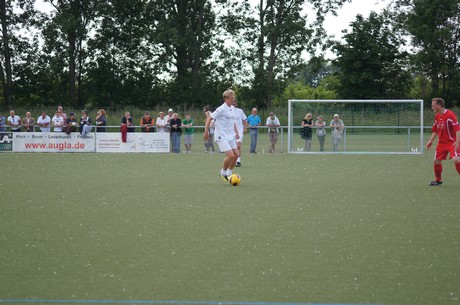 benefiz-fussballspiel