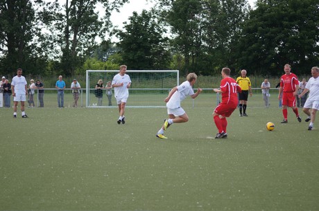 benefiz-fussballspiel