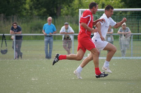 benefiz-fussballspiel