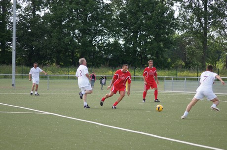 benefiz-fussballspiel