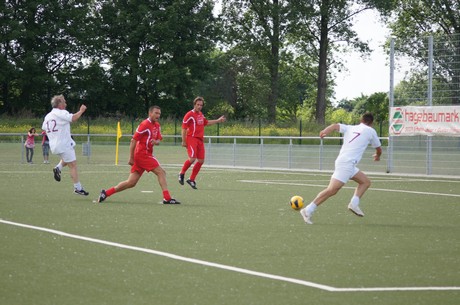 benefiz-fussballspiel