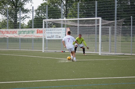benefiz-fussballspiel