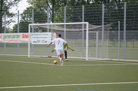 benefiz-fussballspiel