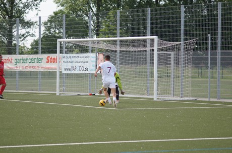 benefiz-fussballspiel