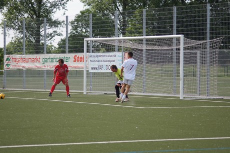 benefiz-fussballspiel