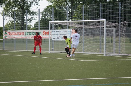 benefiz-fussballspiel