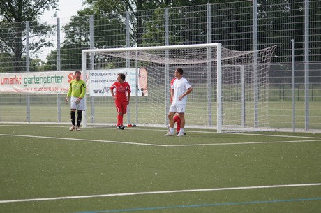 benefiz-fussballspiel