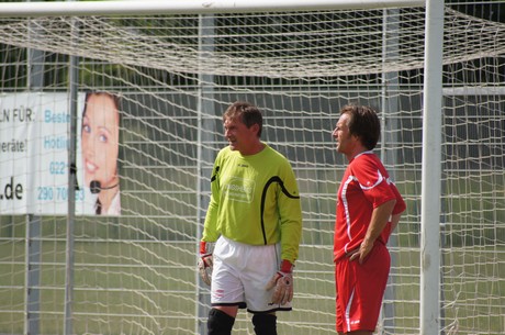 benefiz-fussballspiel