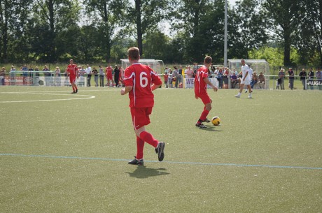 benefiz-fussballspiel