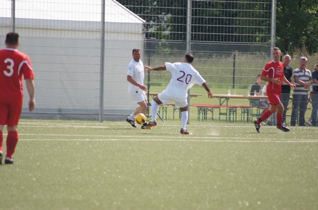 benefiz-fussballspiel
