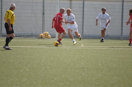 benefiz-fussballspiel