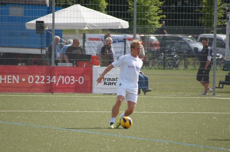benefiz-fussballspiel
