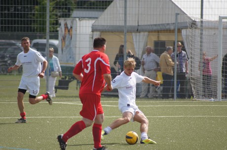 benefiz-fussballspiel