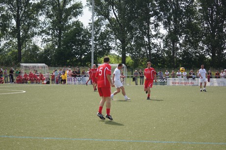 benefiz-fussballspiel