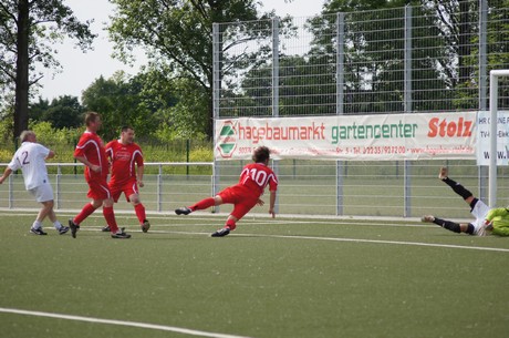 benefiz-fussballspiel