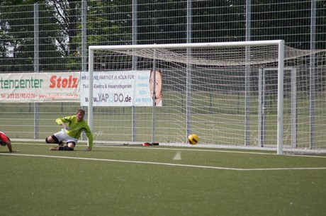 benefiz-fussballspiel
