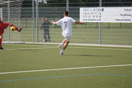 benefiz-fussballspiel