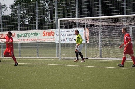 benefiz-fussballspiel