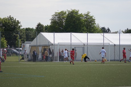 benefiz-fussballspiel