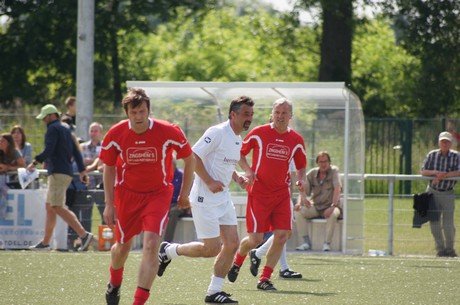 benefiz-fussballspiel