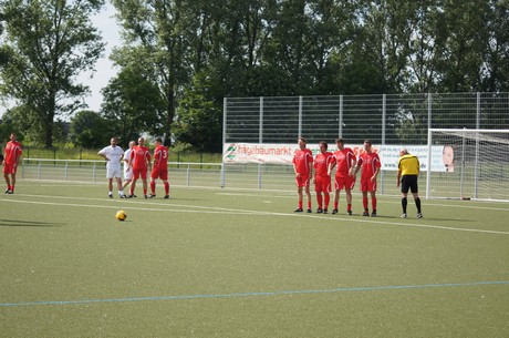 benefiz-fussballspiel
