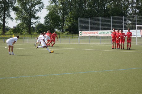 benefiz-fussballspiel