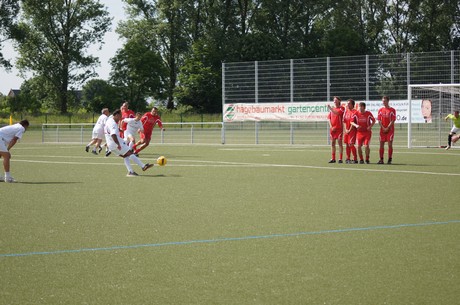 benefiz-fussballspiel