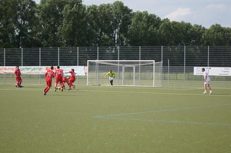 benefiz-fussballspiel