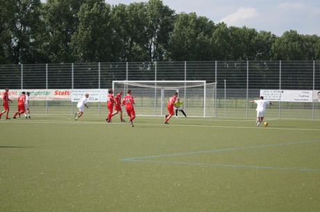 benefiz-fussballspiel