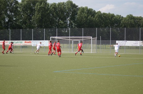 benefiz-fussballspiel