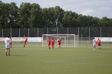benefiz-fussballspiel