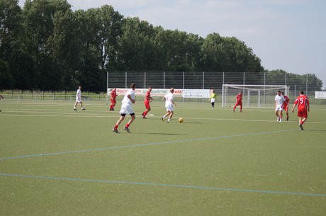 benefiz-fussballspiel