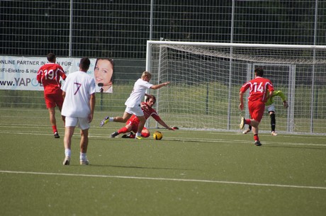benefiz-fussballspiel
