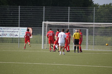 benefiz-fussballspiel